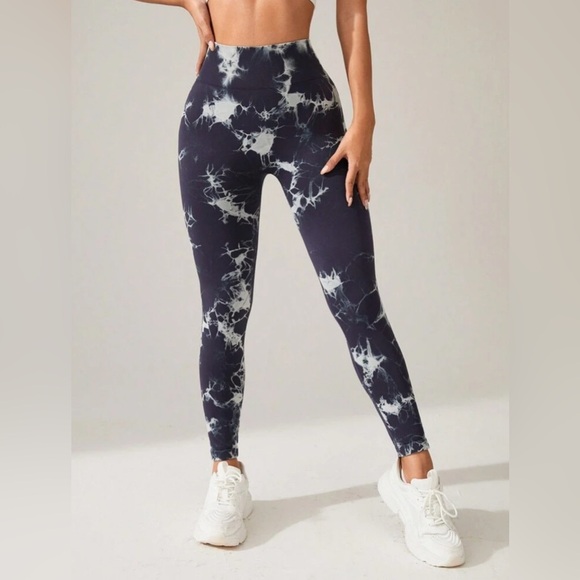 Stylish Black Tie-Dye Women's Leggings, size L - Picture 3 of 12